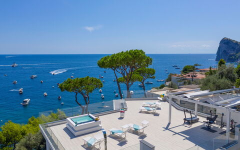 Villa Neranyum: Sea, Coast, Coastal And Oceanic Landforms, Resort, Urban Design, Ocean, Balcony, Seaside Resort, Eco Hotel