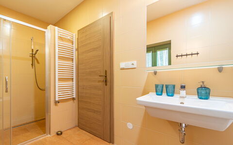 Klobasná: Flooring, Plumbing Fixture, Wood, Interior Design, Floor, Bathroom, Tap, Plumbing, Bathroom Sink, Sink