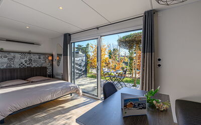 Accommodation:&nbsp;Hôtel'O 3 - L'Ibis Rouge 400.3