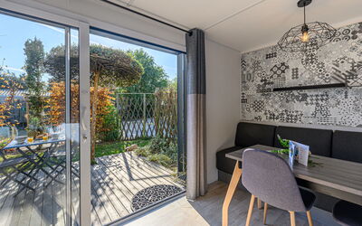 Hôtel'O 3 - L'Ibis Rouge 400.3: Human Settlement, Apartment, Condominium, Hotel, Swimming Pool, Resort, Resort Town