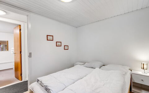 Brawith - 700M to the Fjord: Wall, Floor, Flooring, Wood, Ceiling, Interior Design, Bedroom, Bed, Room, Bed Sheet