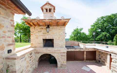 Le Torri, Borgo Campassini, Monteriggioni: Brick, Brickwork, Garden, Landscaping, Outdoor Structure, Masonry Oven