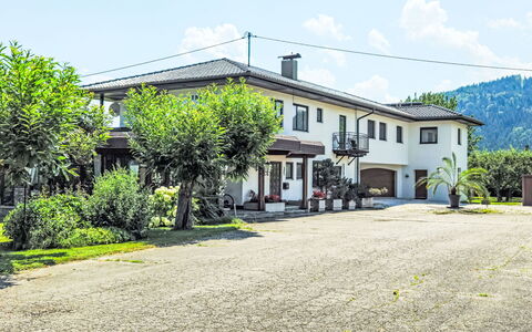 Villa Therese: Building, House, Residential Area, Home, Roof, Human Settlement, Estate, Driveway, Cottage, Suburb