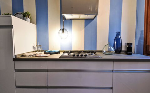 La Casa di Lu': Kitchen Appliance, Kitchen, Major Appliance, Interior Design, Countertop, Furniture, Flooring, Kitchen Stove, Home Appliance, Room