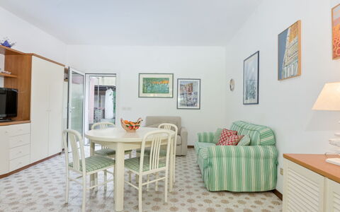 Il Gualdo: Flooring, Floor, Interior Design, Furniture, Ceiling, Apartment, Room, Chair, Living Room, Kitchen & Dining Room Table