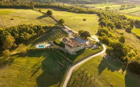 La Piazzetta, Borgo Campassini, Monteriggioni: Estate, Swimming Pool, Landscape, Plain, Land Lot, Mansion, Leisure, Recreation, Hacienda, Villa