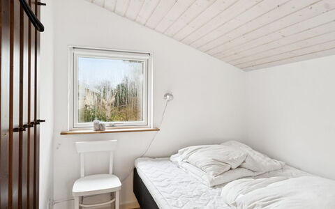 Ginette - 500M from the Sea: Wall, Bedroom, Wood, Bed, Ceiling, Interior Design, Bedding, Bed Sheet, Floor, Flooring