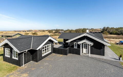 Djuna - 550M from the Sea