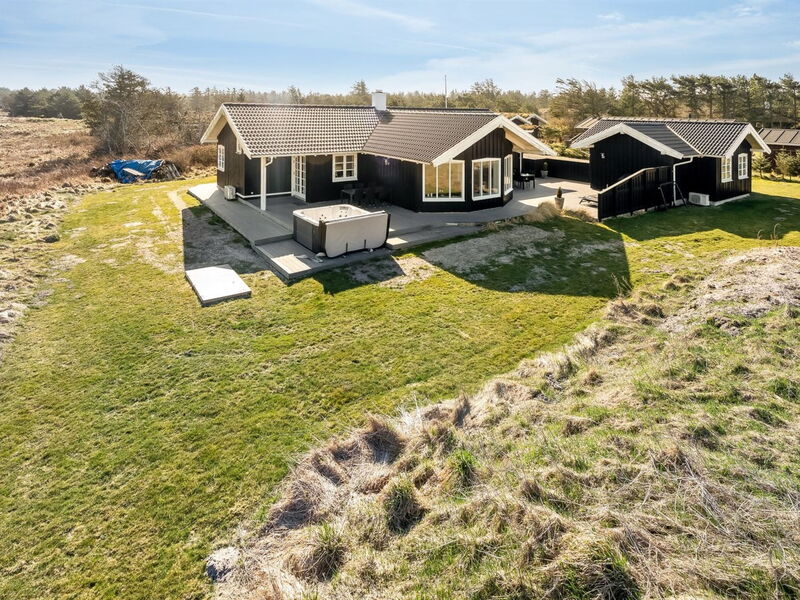 Djuna - 550M from the Sea