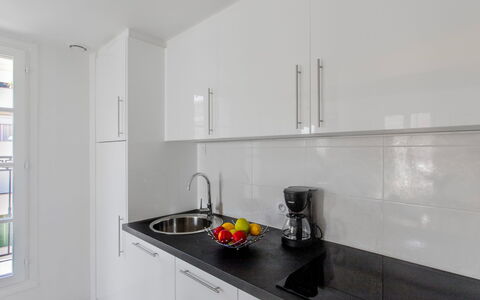 Vue Mer: Countertop, Kitchen, Sink, Kitchen Sink, Plumbing Fixture, Interior Design, Flooring, Tap, Cabinetry, Major Appliance