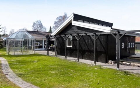 Sissie - 400M from the Sea: Estate, Shade, Driveway, Farmhouse