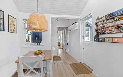 Sissie - 400M from the Sea: Estate, Shade, Driveway, Farmhouse