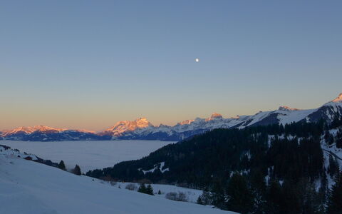Edelweiss: Sky, Mountainous Landforms, Snow, Winter, Mountain, Mountain Range, Terrain, Hill, Geological Phenomenon, Highland