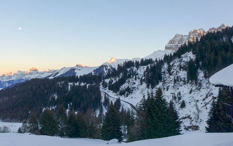 Edelweiss: Sky, Snow, Mountain, Mountainous Landforms, Winter, Mountain Range, Terrain, Wilderness, Glacial Landform, Highland