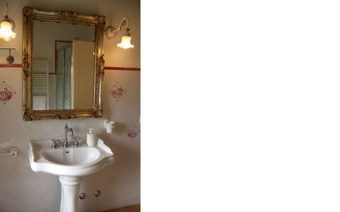 Borgo di Fighine: Wall, Plumbing Fixture, Bathroom Sink, Tap, Interior Design, Bathroom, Plumbing, Sink, Lighting, Mirror