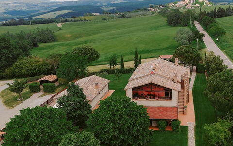 Podere dei Limoni: Rural Area, Landscape, House, Land Lot, Home, Roof, Estate, Human Settlement, Cottage, Farmhouse