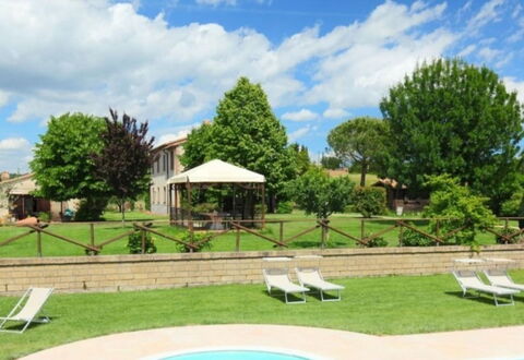 Podere dei Limoni: Tree, Swimming Pool, Resort, Outdoor Furniture, Estate, Eco Hotel, Garden, Shade, Lawn