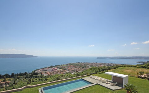 Villa Garda: Coastal And Oceanic Landforms, Sea, Coast, Ocean, Swimming Pool, Estate, Resort, Bay, Resort Town