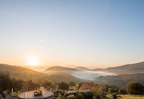 Villa Torre: Mountainous Landforms, Mountain, Hill, Natural Landscape, Landscape, Highland, Horizon, Ecoregion, Mountain Range, Hill Station