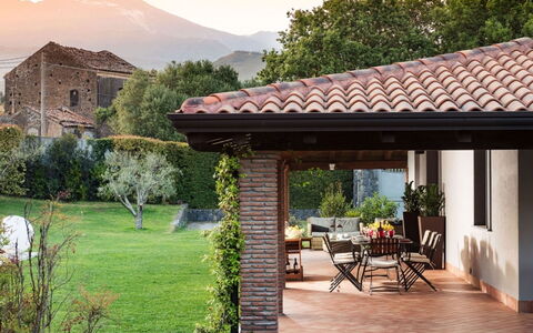 Villa Etna: Roof, Home, House, Garden, Land Lot, Farmhouse, Estate, Cottage, Shade