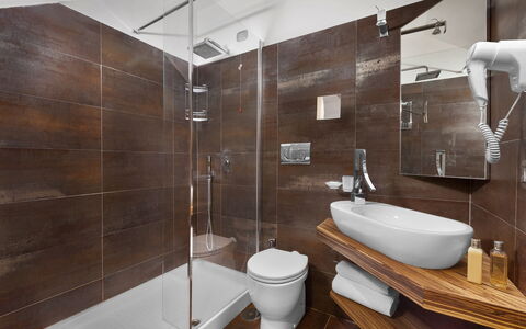 Villa Liliana: Bathroom, Interior Design, Flooring, Plumbing Fixture, Floor, Sink, Plumbing, Toilet, Tap, Tile