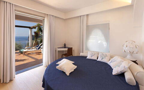 Villa Nerano: Furniture, Interior Design, Bed, Bedroom, Flooring, Floor, Textile, Home, Apartment, Room