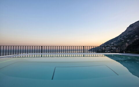 Villa Limoncello: Swimming Pool, Balcony