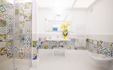 Villa Limoncello: Flooring, Interior Design, Floor, Tile, Ceiling, Plumbing Fixture, Mosaic, Bathroom, Tap