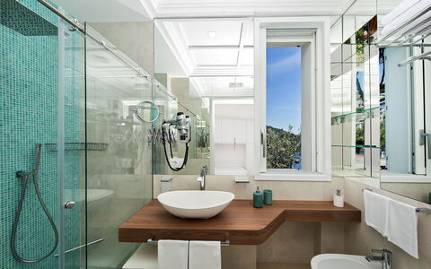 Villa Ribes: Interior Design, Bathroom, Plumbing Fixture, Bathroom Sink, Sink, Flooring, Floor, Tap, Mirror, Plumbing