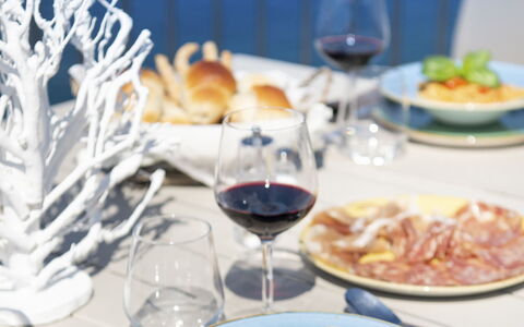 Villa Gilda: Food, Tableware, Dishware, Drinkware, Serveware, Table, Ingredient, Plate, Stemware, Furniture