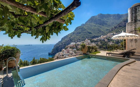 Villa Positano: Mountain, Mountainous Landforms, Water, Hill, Mountain Range, Coast, Coastal And Oceanic Landforms, Natural Landscape, Highland, Hill Station