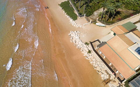 Casa sul Mare: Body Of Water, Coast, Beach, Sea, Coastal And Oceanic Landforms, Shore, Sand, Ocean, Tropics