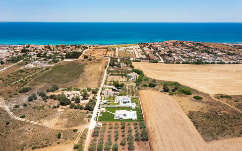 Villa Marzamemi: Daytime, Tree, Bird'S-Eye View, Residential Area, Aerial Photography, Landscape, Urban Design, Land Lot, Estate, Suburb