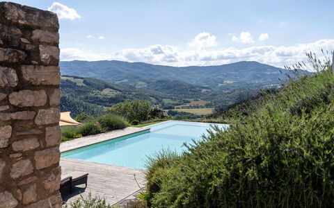 Villa Collinette: Hill, Mountain Range, Swimming Pool, Ridge, Farmhouse