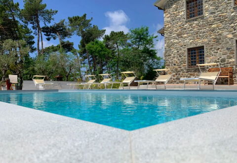 Villa Sarzana: Blue, Swimming Pool, Resort, Composite Material, Eco Hotel, Estate, Water Feature, Shade, Villa, Tile