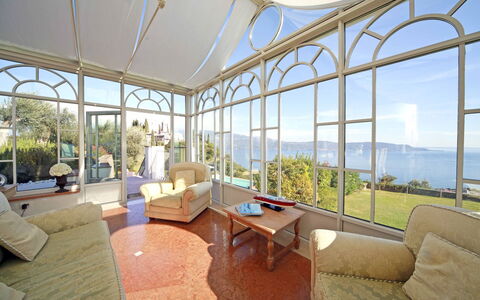 Tenuta le Selve: Eco Hotel, Estate, Shade, Villa, Houseplant, Porch, Balcony, Mansion, Daylighting, Outdoor Structure