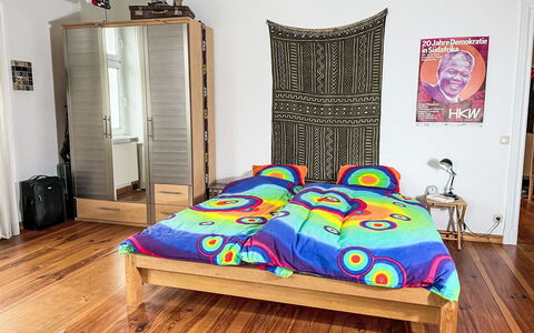 Regenbogen: Furniture, Interior Design, Flooring, Bedroom, Wood, Floor, Bed, Bed Sheet, Textile, Wood Flooring