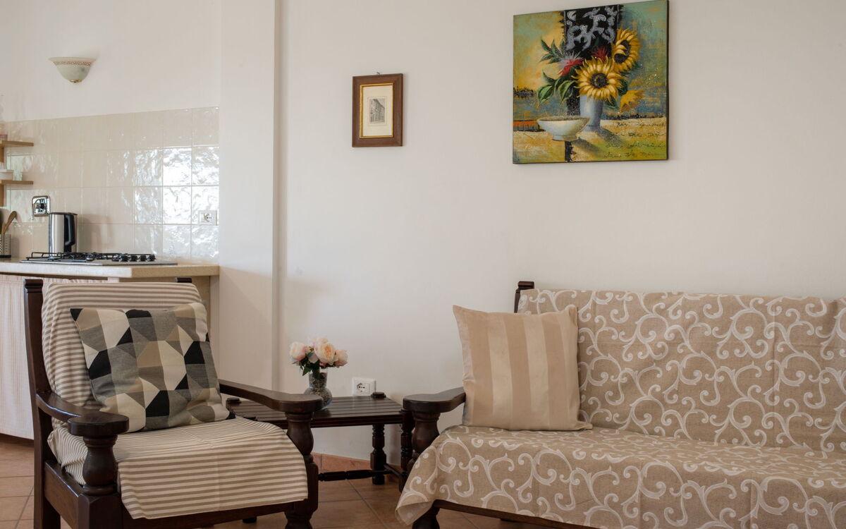 Accommodation:&nbsp;Le Debbiare 500.3
