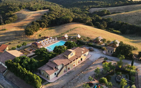Accommodation:&nbsp;Le Debbiare 500.17