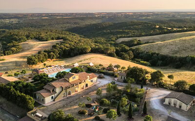 Accommodation:&nbsp;Le Debbiare 500.15