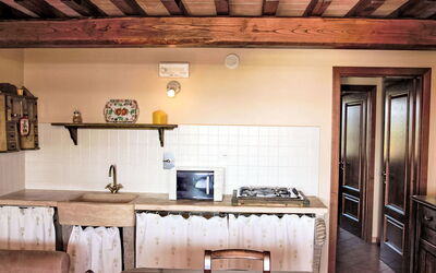 Accommodation:&nbsp;Le Debbiare 500.9