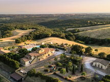 Accommodation:&nbsp;Le Debbiare 500.18