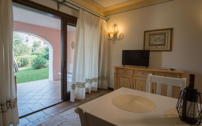 Accommodation:&nbsp;La Vela Apartments