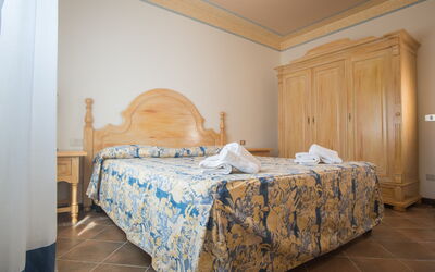 Accommodation:&nbsp;La Vela Apartments