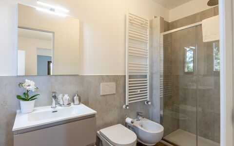 Il Pino Apartment: Flooring, Floor, Interior Design, Bathroom, Plumbing Fixture, Sink, Ceiling, Tap, Plumbing, Room