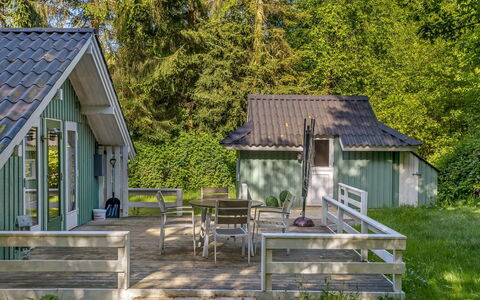 Ung - 30Km from the Sea: Home, Cottage, Porch, Hardwood, Siding, Deck, Shade, Plank, Estate, Garden Buildings