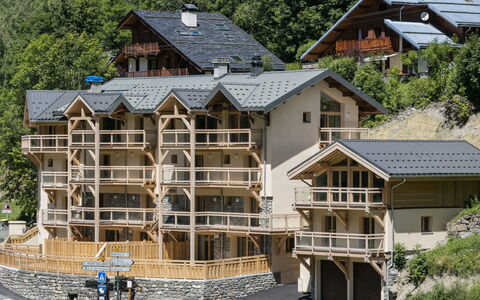 Peisey-Nancroix 101: Home, Apartment, Balcony, Lumber, Porch, Mountain Village, Log Cabin, Hotel