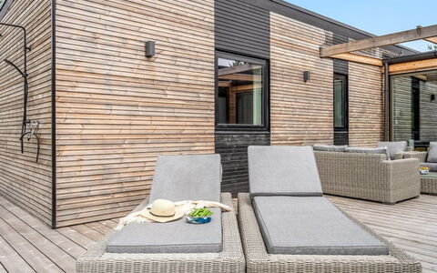 Danske - 6.8Km from the Sea: Wood, Hardwood, Wood Flooring, Deck, Outdoor Furniture, Plank, Composite Material, Floor, Wood Stain, Porch