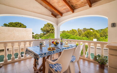 De Vacances: Furniture, Outdoor Furniture, Chair, Porch, Resort, Balcony, Outdoor Table, Shade, Kitchen & Dining Room Table, Wood Stain