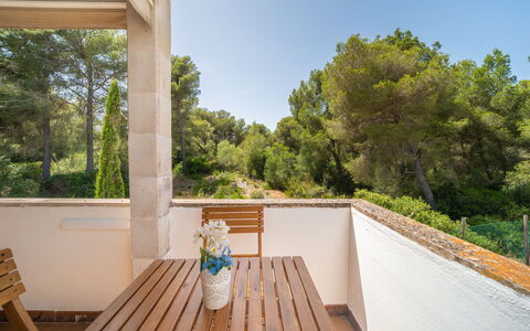 De Vacances: Wood, Outdoor Furniture, Hardwood, Shade, Wood Stain, Porch, Deck, Eco Hotel, Balcony, Patio